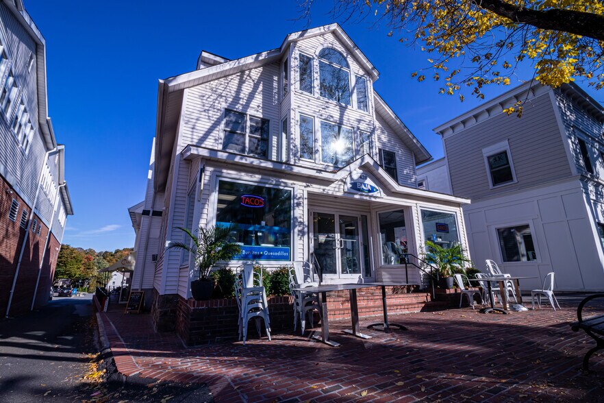 More Photos Of 404-424 Main St, Ridgefield Unknown For Lease