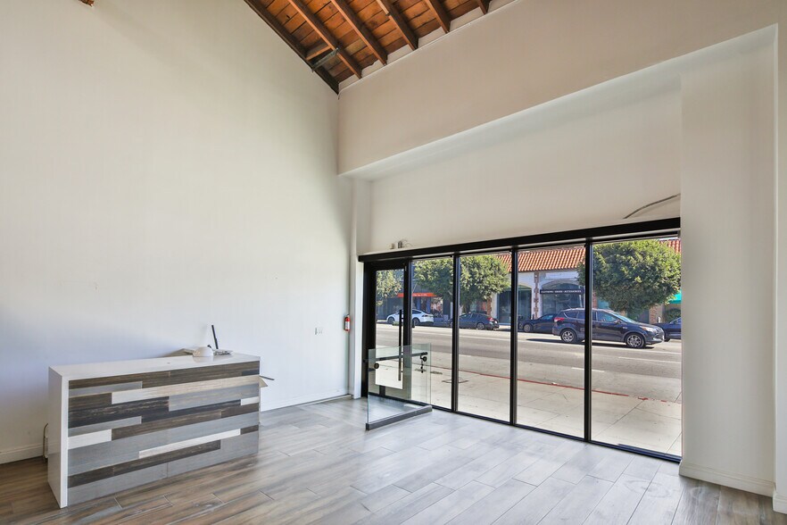 More Photos Of 463-467 S La Brea Ave, Los Angeles Storefront Retail Office For Lease