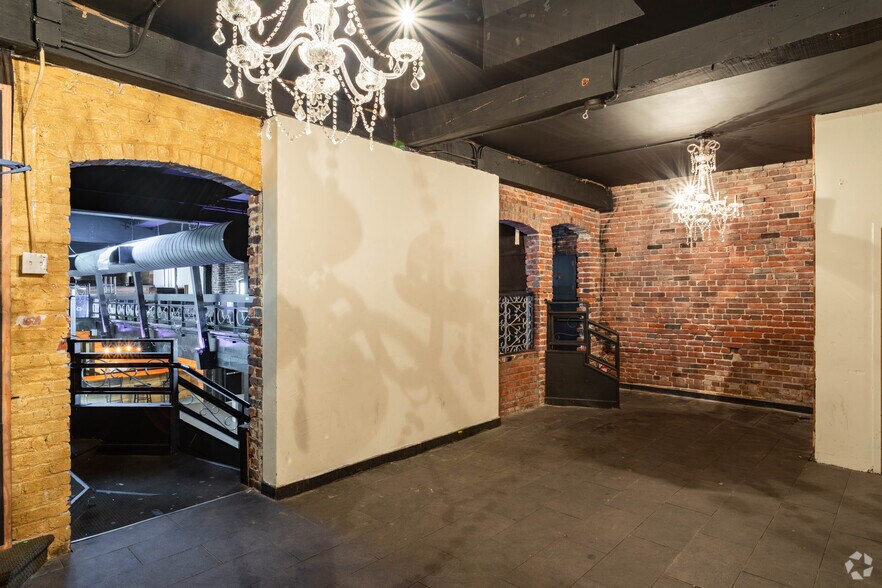 More Photos Of 2218 1st Ave, Seattle Bar For Sale