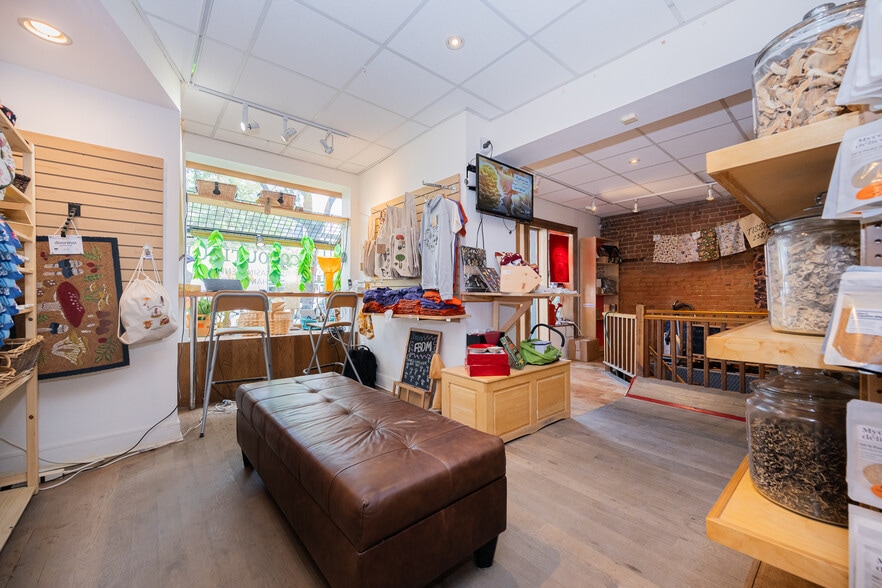 More Photos Of 4320-4324 St Saint-Denis, Montréal Multifamily For Sale