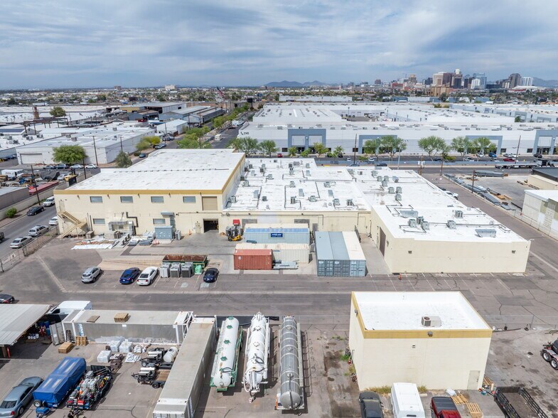 Primary Photo Of 951 W Watkins St, Phoenix Manufacturing For Sale