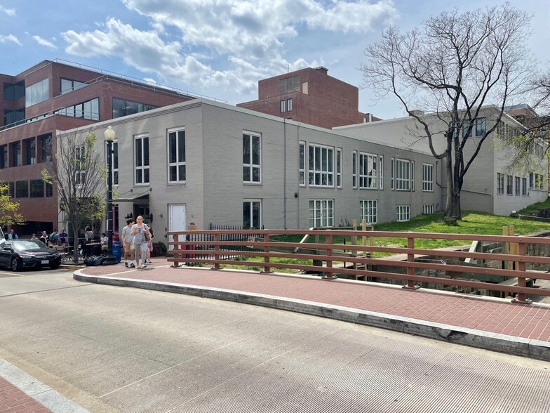 More Photos Of 1056 Thomas Jefferson St NW, Washington Office For Lease