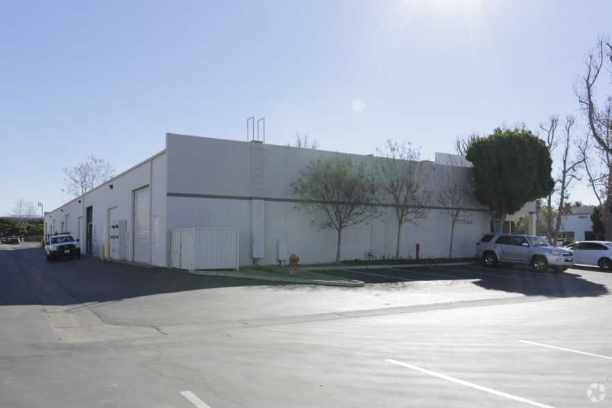 More Photos Of 1591 S Sinclair St, Anaheim Unknown For Lease