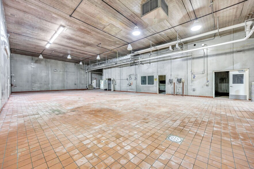 More Photos Of 305 S Wall St, Denmark Industrial For Sale