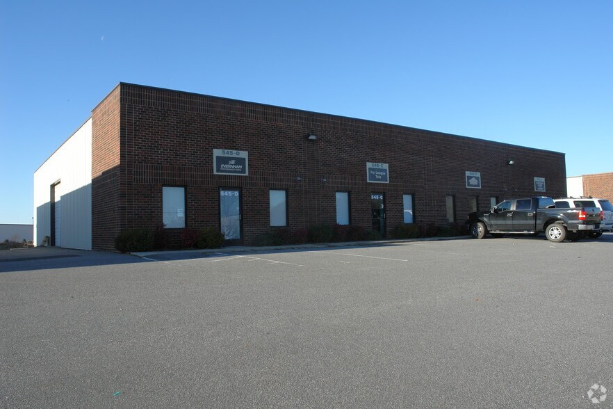 More Photos Of 545 NW Pitts School Rd, Concord Warehouse For Lease
