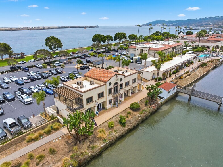 More Photos Of 1551 Shelter Island Dr, San Diego Hotel For Lease