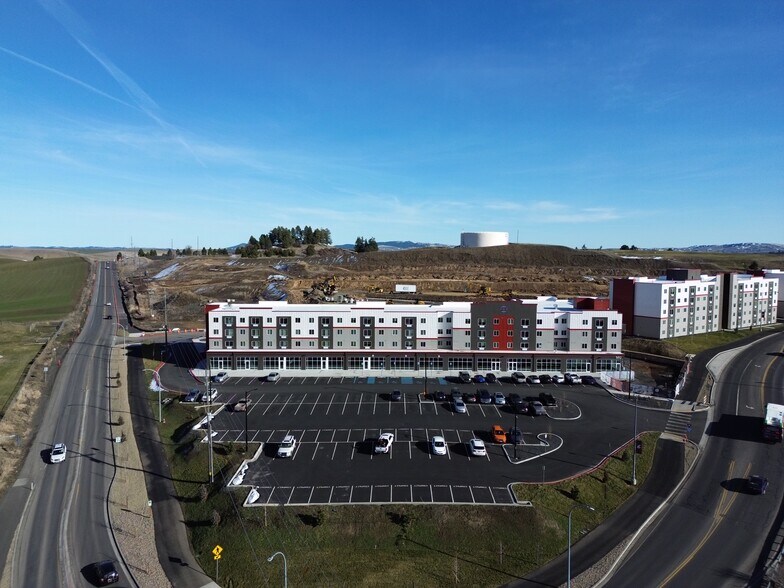 More Photos Of 1490 NE North Fairway Dr, Pullman General Retail For Lease