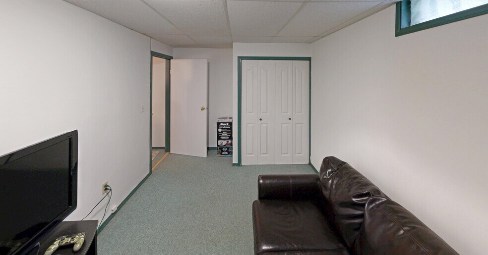 More Photos Of 10941 81 Av NW, Edmonton Dormitory For Sale