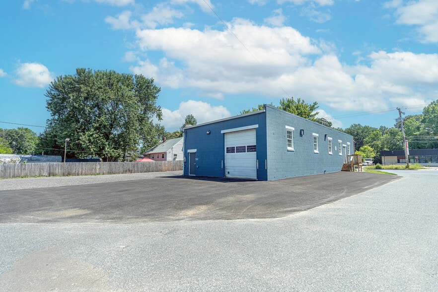 More Photos Of 730 S Marlyn Ave, Essex Flex For Lease