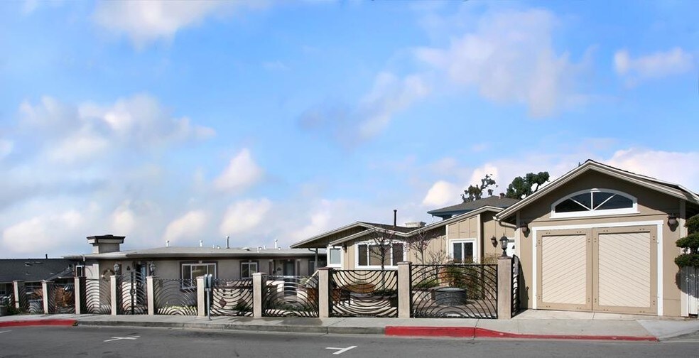 More Photos Of 150 Cress St, Laguna Beach Apartments For Sale