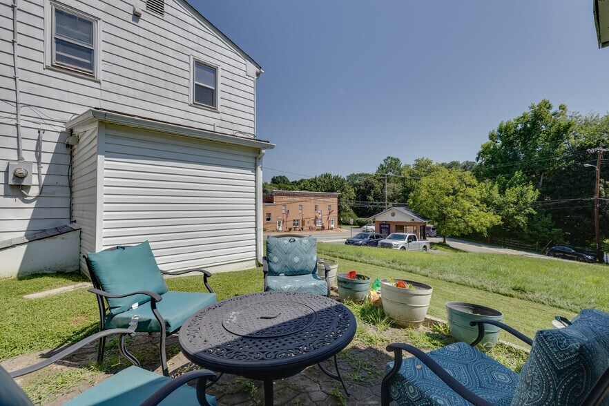 More Photos Of 1053 Washington St, Harpers Ferry Hospitality For Sale