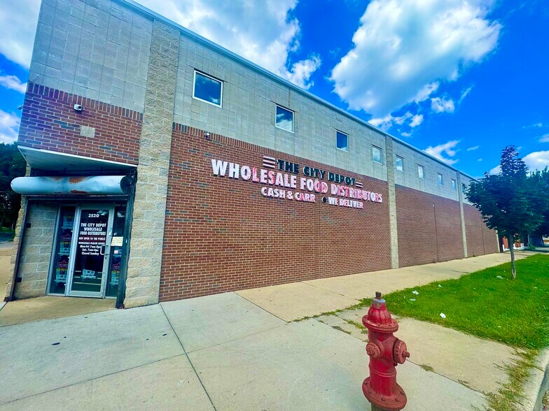 Primary Photo Of 2520 W Lisbon Ave, Milwaukee Storefront For Sale