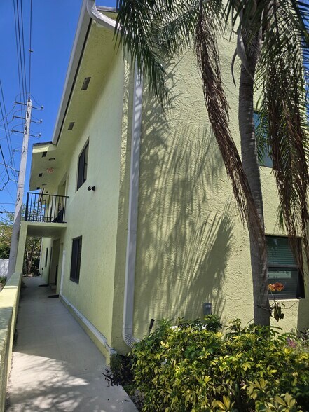 More Photos Of 810 SE 8th Ave, Deerfield Beach Office For Lease