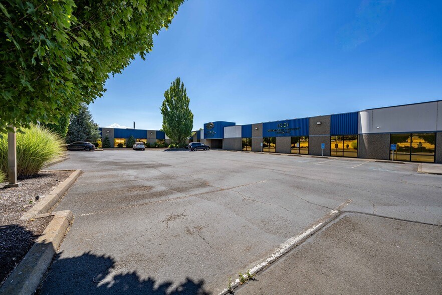 More Photos Of 2090 Commerce Dr, Medford Office For Lease