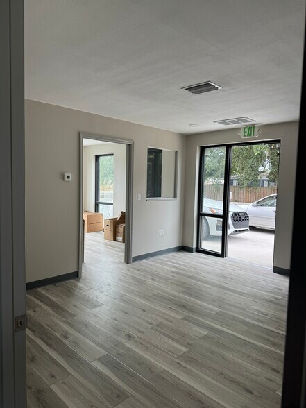 More Photos Of 5235 Mile Stretch Dr, Holiday Industrial For Sale