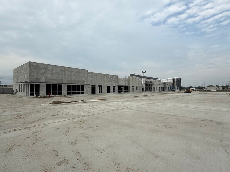 More Photos Of 1320 W League City Pky, League City Storefront For Lease