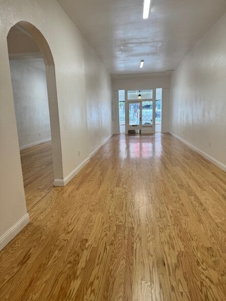 Primary Photo Of 401-407 Broadway, San Francisco Storefront Retail Residential For Lease