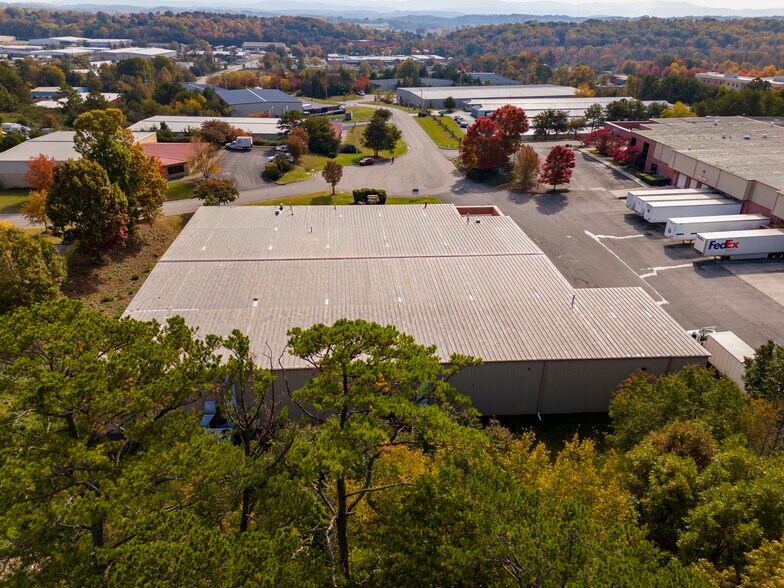 More Photos Of 1470 E Weisgarber Rd, Knoxville Light Distribution For Lease