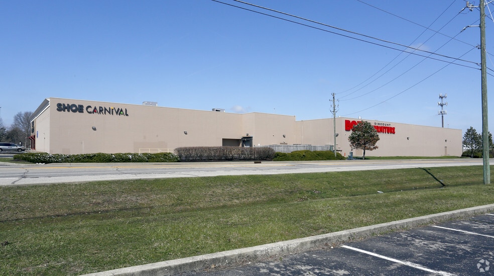 More Photos Of 7565 US Highway 31 S, Indianapolis Storefront For Lease