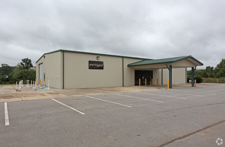Primary Photo Of 111 Spacegate Dr, Huntsville Warehouse For Sale