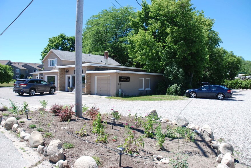 More Photos Of 13726 SW Bay Shore Dr, Traverse City Storefront Retail Residential For Sale