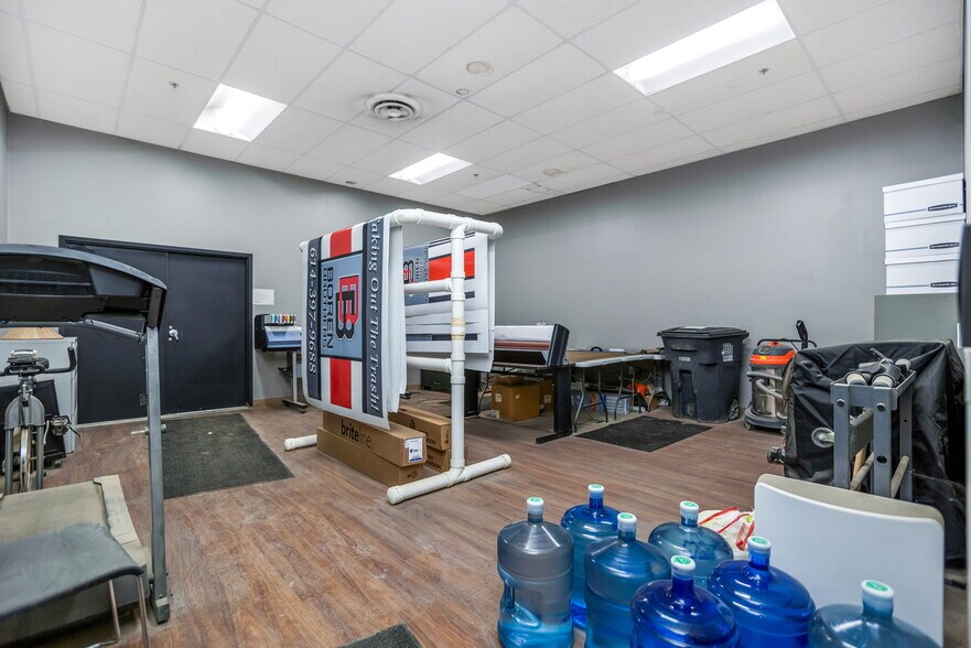 More Photos Of 808 Rhoads Ave, Columbus Warehouse For Sale