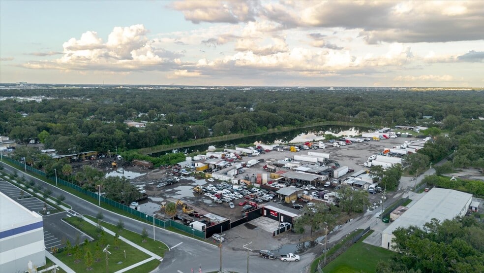 More Photos Of 5404 24th Ave S, Tampa Auto Salvage Facility For Sale