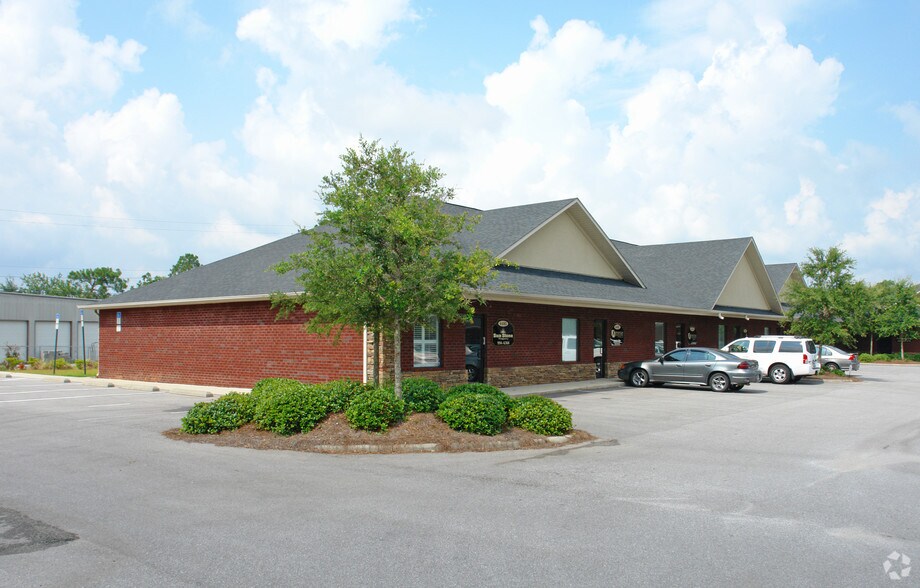 Primary Photo Of 4487 Woodbine Rd, Pace Office For Sale
