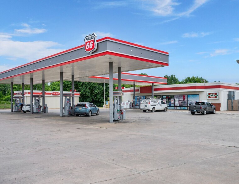 Primary Photo Of 601 S Main St, Eufaula Freestanding For Sale