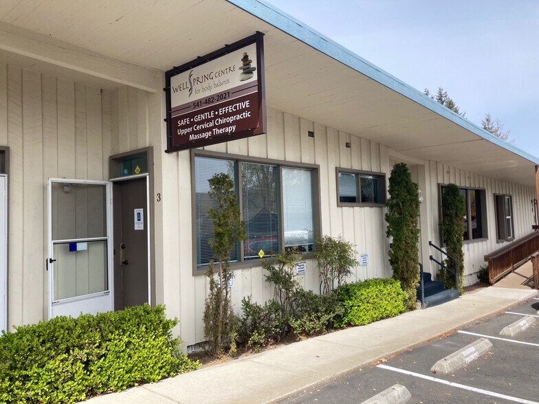 More Photos Of 993 Siskiyou Blvd, Ashland Office For Sale