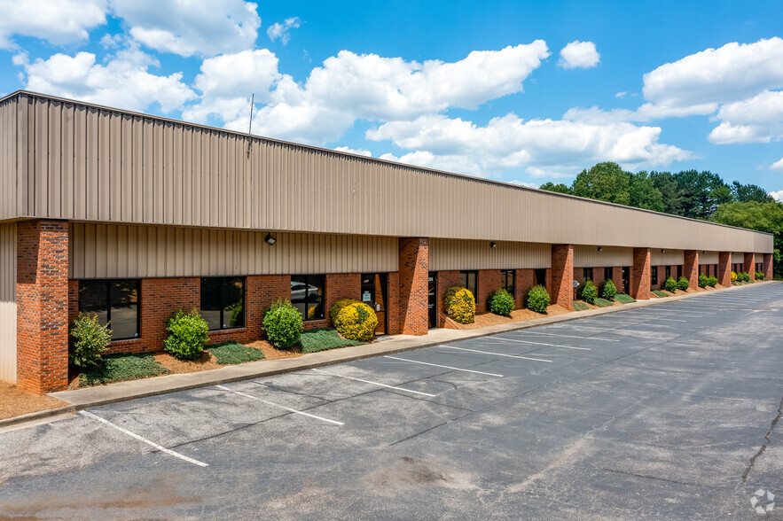 Primary Photo Of 2200-2210 McFarland 400 Blvd, Alpharetta Warehouse For Lease