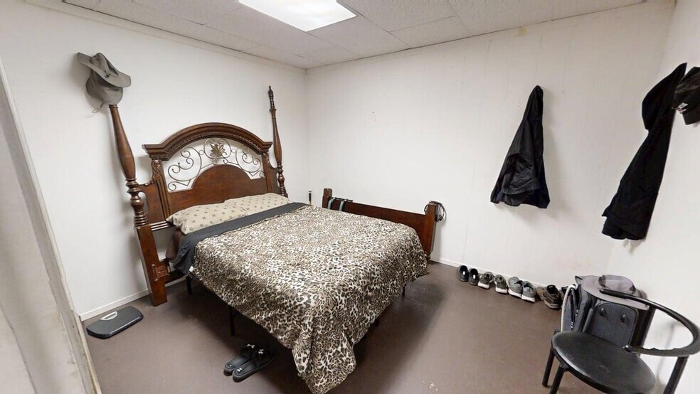 More Photos Of 17897 US-31, Vinemont General Retail For Sale