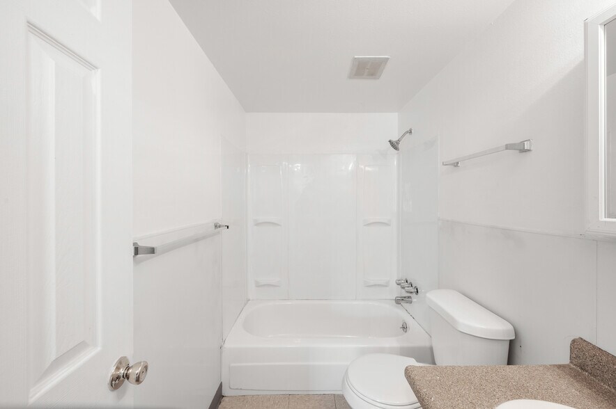 More Photos Of 1815-1817 28th St, Greeley Apartments For Sale