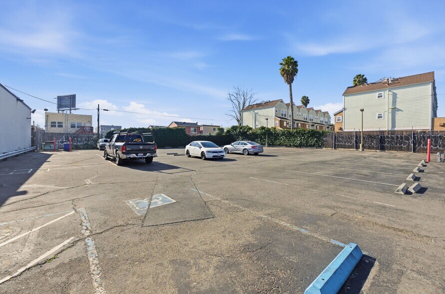 More Photos Of 6537 Foothill Blvd, Oakland Office For Lease