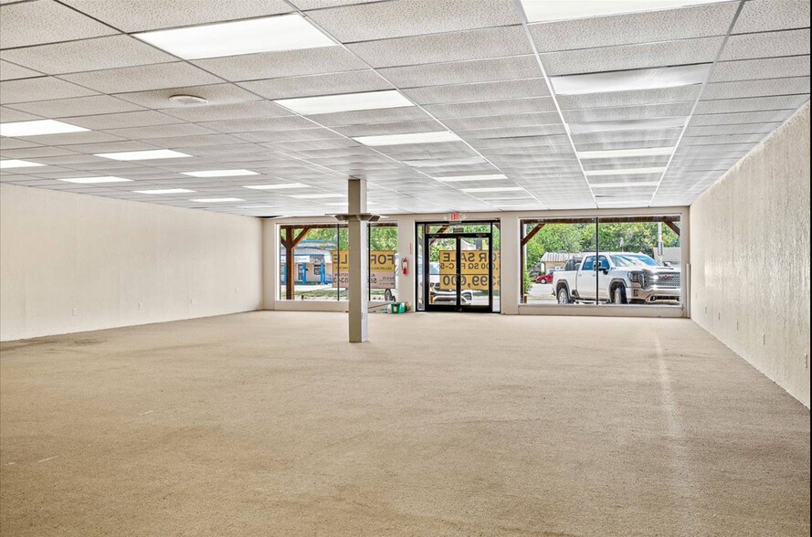 More Photos Of 1511 NW Cache Rd, Lawton General Retail For Sale