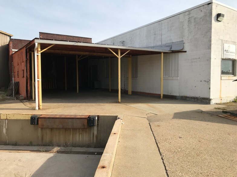 More Photos Of 1502 12th St SW, Canton Warehouse For Lease