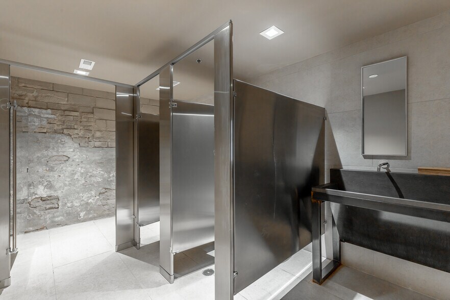 More Photos Of 615 E Main St, Chattanooga General Retail For Lease