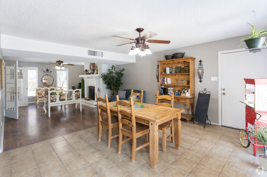 More Photos Of 5202 Bangor Ave, Lubbock Apartments For Sale
