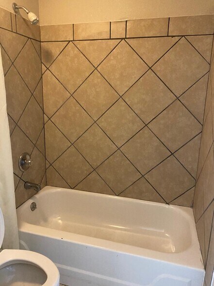 More Photos Of 5001 Hinkleville Rd, Paducah Hotel For Sale