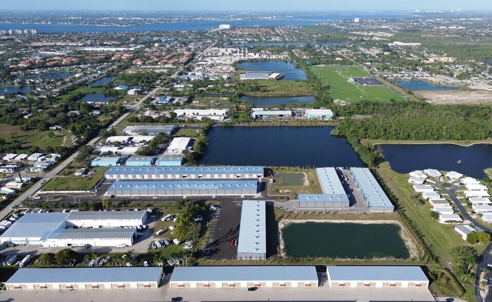 More Photos Of 16261 Pine Ridge Rd, Fort Myers Warehouse For Lease