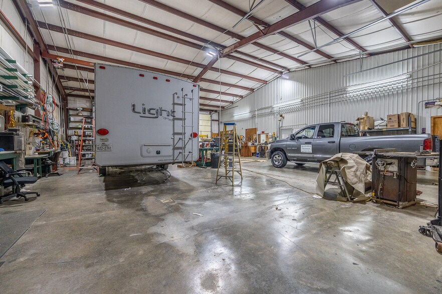 More Photos Of 18256 Campground Rd, Phillipsburg Auto Dealership For Sale