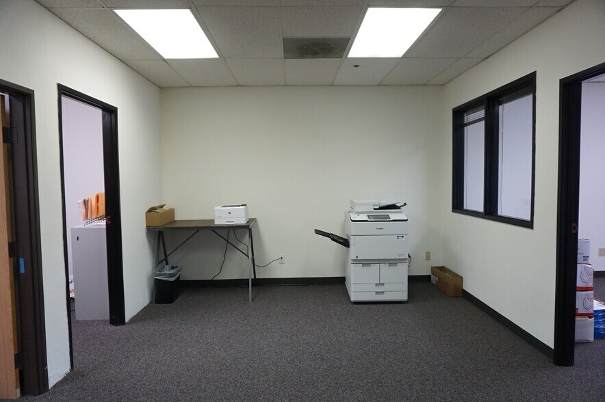 More Photos Of 9420 Topanga Canyon Blvd, Chatsworth Office For Lease