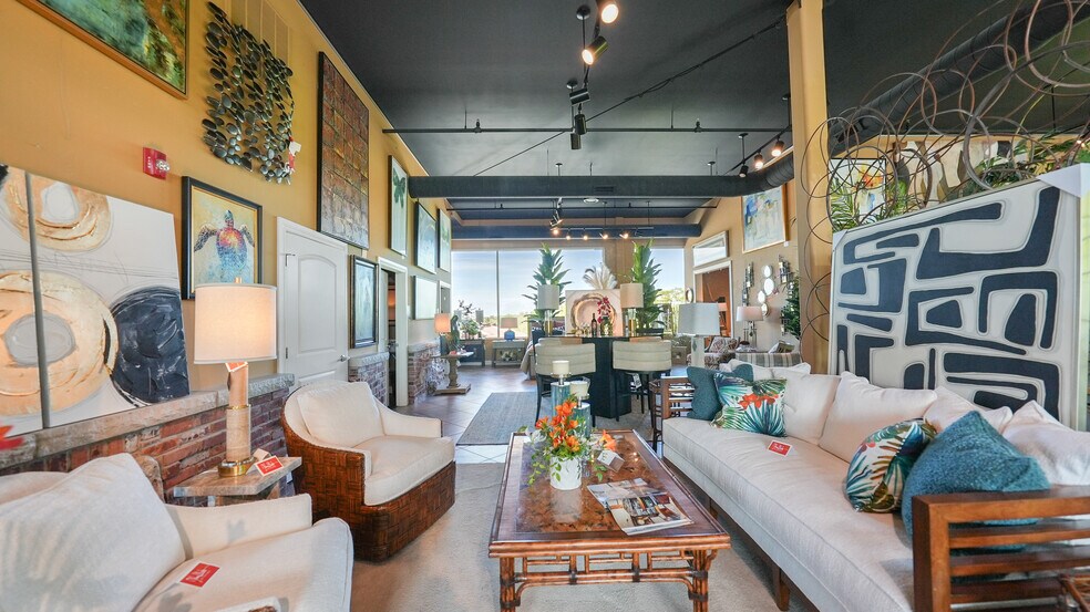 More Photos Of 2265 Bagnell Dam Blvd, Lake Ozark Office For Sale