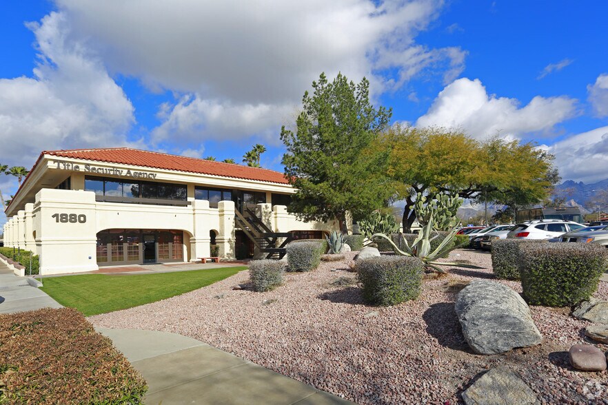 More Photos Of 1820 E River Rd, Tucson Unknown For Lease