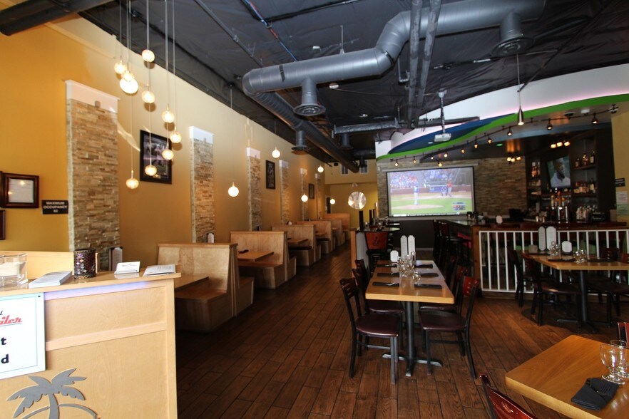 More Photos Of 7707-7711 SE 27th St, Mercer Island General Retail For Lease
