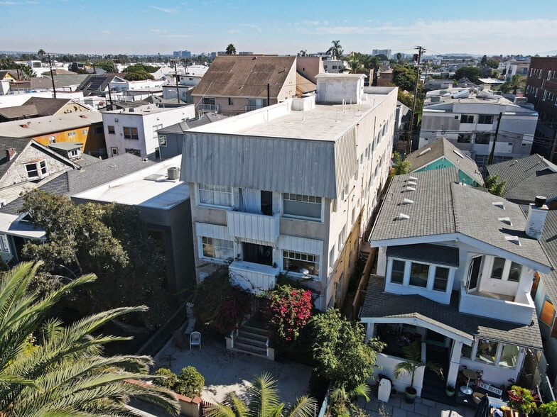 More Photos Of 30 Dudley Ave, Venice Apartments For Sale