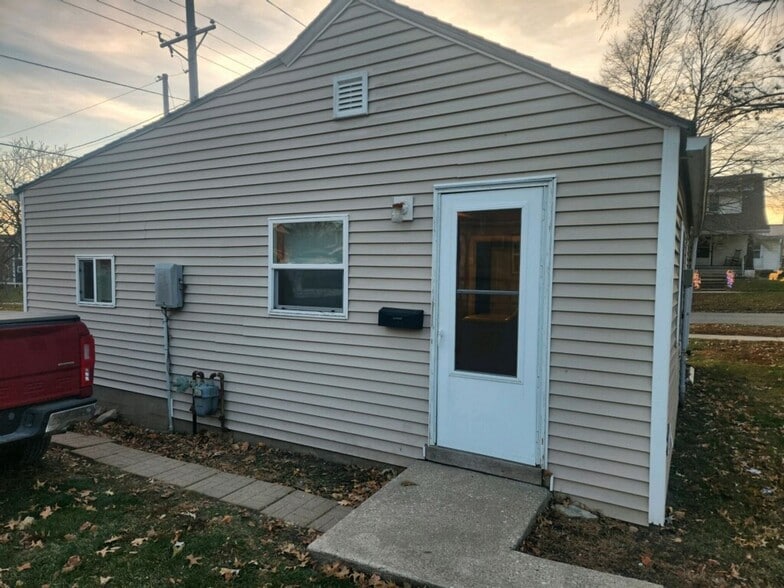 More Photos Of 202 S 4th St, Guthrie Center Multifamily For Sale