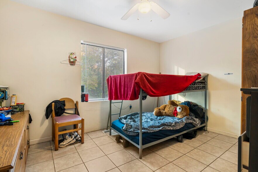 More Photos Of 1107-1109 W 76 Country Blvd, Branson General Retail For Sale