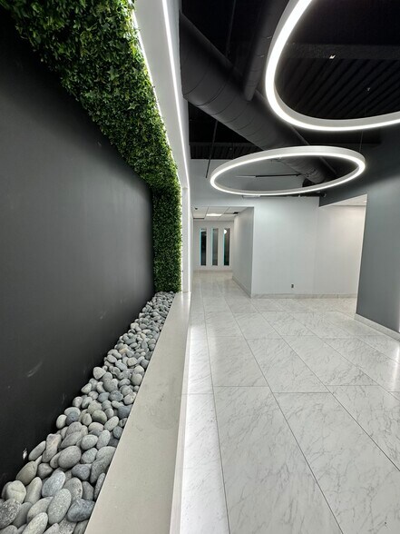 More Photos Of 27301 Dequindre Rd, Madison Heights Office For Lease