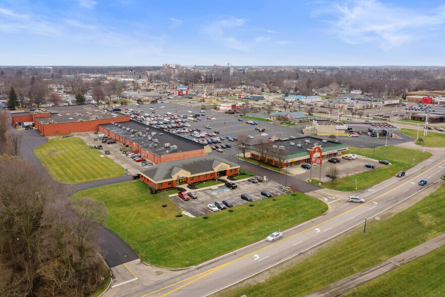 More Photos Of 3000 W White River Blvd, Muncie Office For Lease
